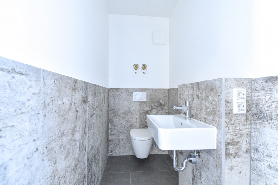 Gäste-WC - Erstbezug: Moderne 3-Zimmer-Wohnung in ruhiger Innenstadtlage
