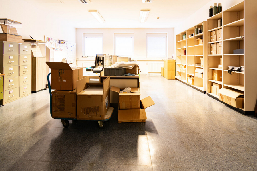 Erdgeschoss Beispiel Büro_Archiv - Attraktive Gewerbeeinheit mit großzügiger Lagerfläche, Hochregallager und integrierten Büroflächen.