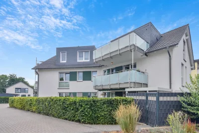 Moderne 2-Zimmer-Dachgeschosswohnung mit Balkon, 42699 Solingen, Etagenwohnung