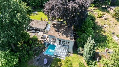 Exklusives Anwesen mit vielen Möglichkeiten am Hülser Berg. 2.695 m² sonniges Grundstück., 47802 Krefeld, Einfamilienhaus