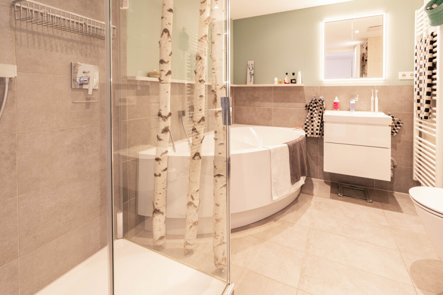 OG Badezimmer - Denkmalcharme mit moderner, energieeffizienter Interpretation – Exklusive, individuelle Maisonette