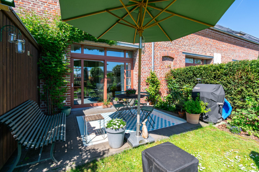 Terrasse hinten - Denkmalcharme mit moderner, energieeffizienter Interpretation – Exklusive, individuelle Maisonette