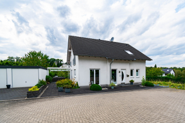 Ziegwebersberg. Modernes Wohnen mit Komfort–Stilvolles Einfamilienhaus in ruhiger Sackgassenendlage., 42799 Leichlingen, Einfamilienhaus