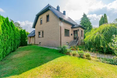 Freistehendes Einfamilienhaus mit großem Garten und vielseitigem Nutzungspotenzial, 32139 Spenge / Lenzinghausen, Einfamilienhaus