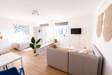 Möbliertes Appartement in Bahnhofsnähe, in beliebter Lage von Ohligs., 42697 Solingen, Etagenwohnung