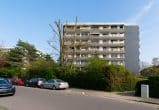 Attraktive 75m² Eigentumswohnung mit Balkon in zentraler Lage von Monheim-Baumberg. - Frontansicht