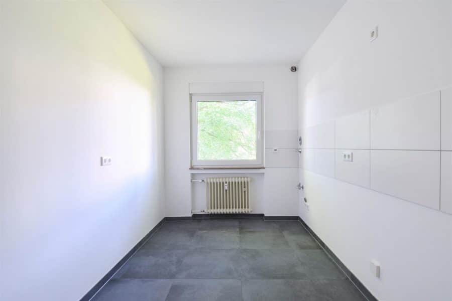 Erstbezug nach Sanierung. 75m², 3-Zimmer-Wohnung mit Balkon und Garage. - Küche