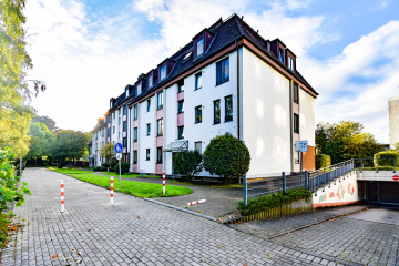 Hildener Osten. Frisch modernisierte 2-Zimmer-Wohnung im 1. OG mit Balkon, Aufzug u. TG-Stellplatz., 40724 Hilden, Etagenwohnung