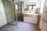 Solingen-Ohligs. Einfamilienhaus mit vielseitigem Nutzungspotenzial und großzügigem Außenbereich. - Badezimmer