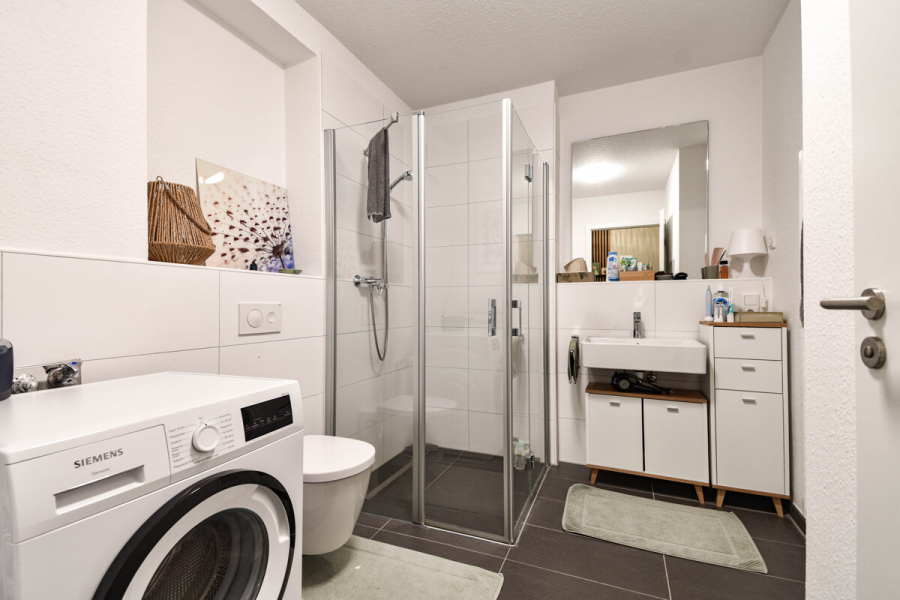 Badezimmer - Moderne 2-Zimmer-Wohnung mit Balkon im O-Quartier in Solingen-Ohligs.