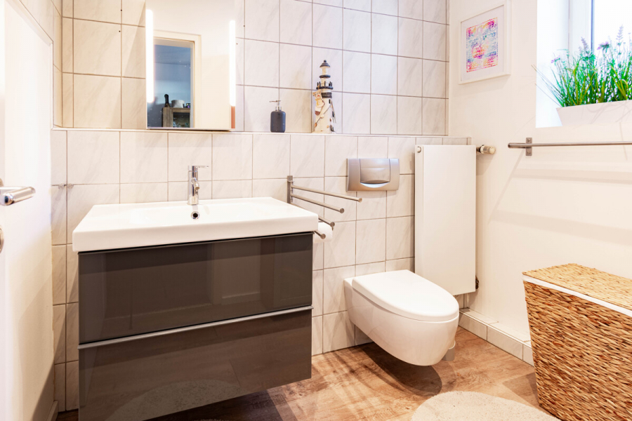 Gäste-WC - Ohligs. Stilvoll wohnen mit Geschichte und Zukunft – Garten, Sauna und exklusive Ausstattung