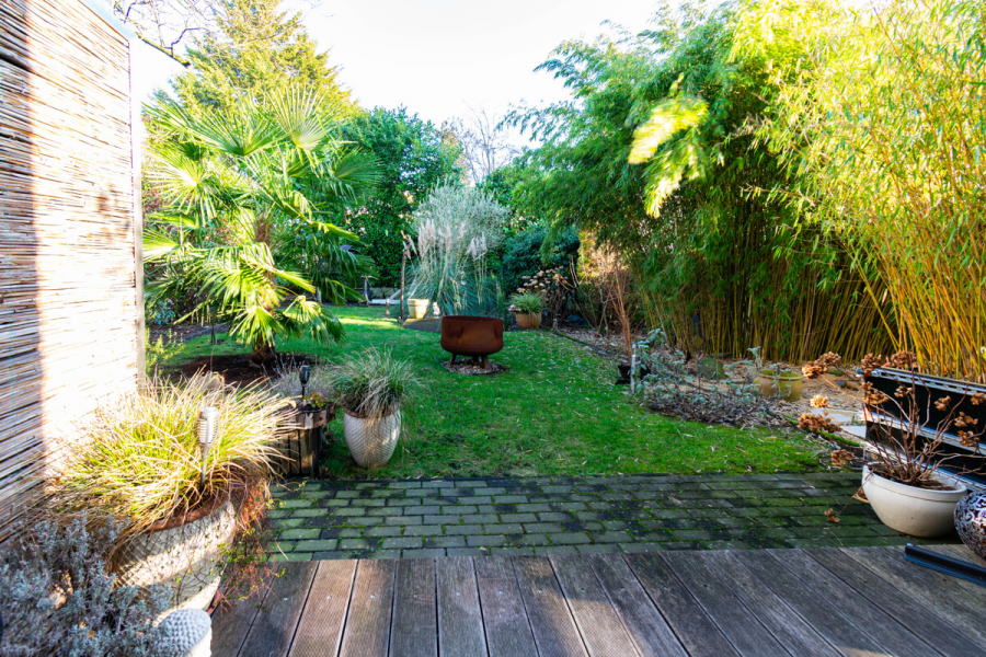 Blick Garten - Ohligs. Stilvoll wohnen mit Geschichte und Zukunft – Garten, Sauna und exklusive Ausstattung