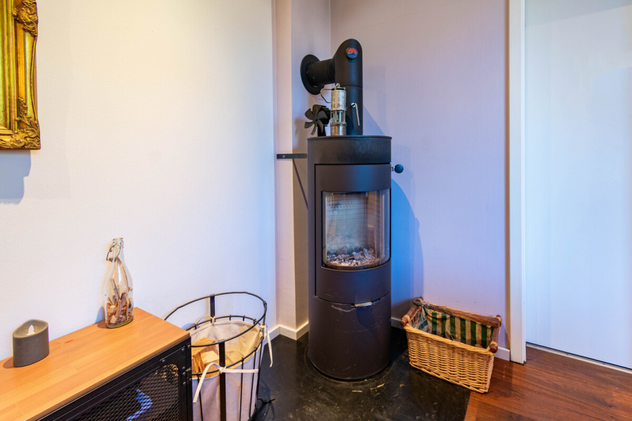 Ofen - Ohligs. Stilvoll wohnen mit Geschichte und Zukunft – Garten, Sauna und exklusive Ausstattung