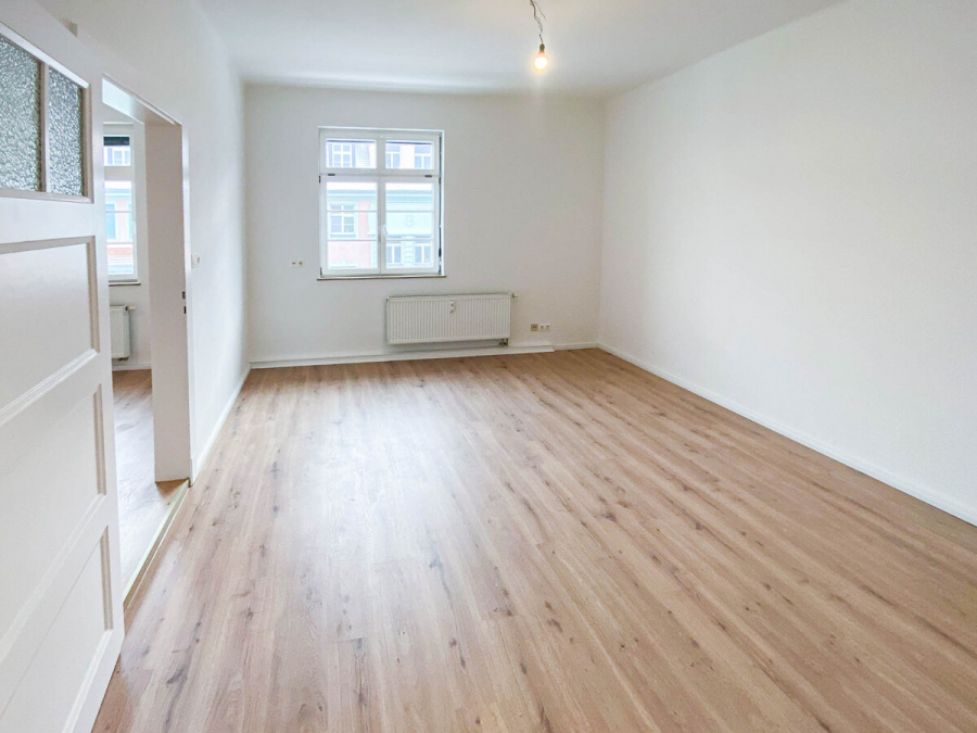 Wohnzimmer - Gohlis. Vier-Zimmer-Wohnung. Erstbezug nach Modernisierung.