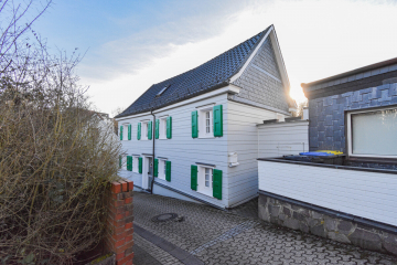 Denkmalgeschütztes Fachwerkjuwel im Herzen von Gräfrath – ruhig gelegen & modernisiert, 42653 Solingen, Einfamilienhaus