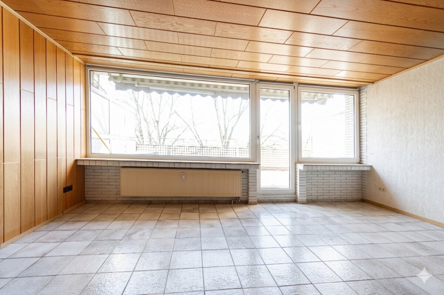 Wohnen - Dachterrassenwohnung mit Potenzial. Sanierungsbedürftig. 3–4 Zimmer auf ca. 91 m² mit TG-Stellplatz.