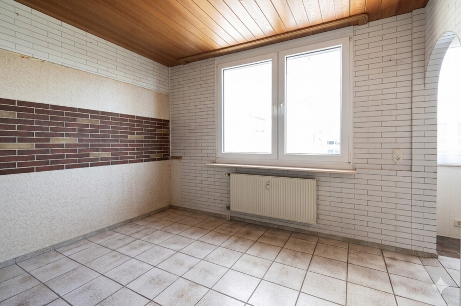 Essen - Dachterrassenwohnung mit Potenzial. Sanierungsbedürftig. 3–4 Zimmer auf ca. 91 m² mit TG-Stellplatz.