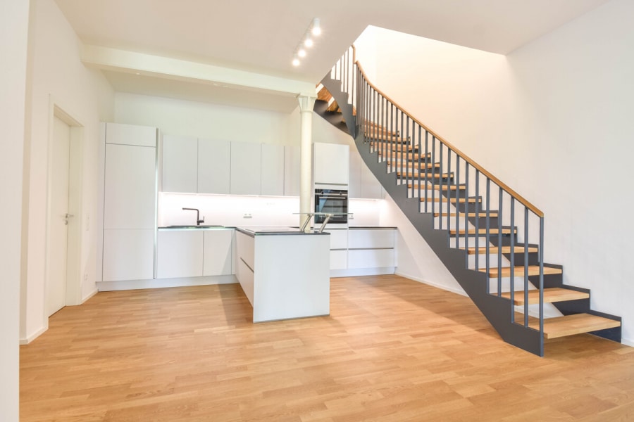 Stilvoll Wohnen im kernsanierten Gutshof nahe Neuss – Maisonettewohnung mit Terrasse und Garten. - Foto 5