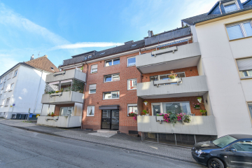 Eigennutzung. Helle Drei-Zimmer-Wohnung mit Loggia, großer Garage und Gemeinschaft auf Augenhöhe., 42651 Solingen, Etagenwohnung