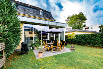 Château Venauen: Maisonette-Wohnung im Stil eines Reihenendhauses. Modernes Wohnen im Denkmal, 51503 Rösrath, Reihenendhaus