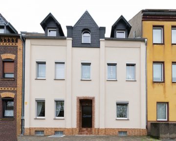 Düsseldorf-Hassels. Ein- oder Mehrfamilienhaus plus Nutzfläche und viel Potenzial., 40599 Düsseldorf, Einfamilienhaus