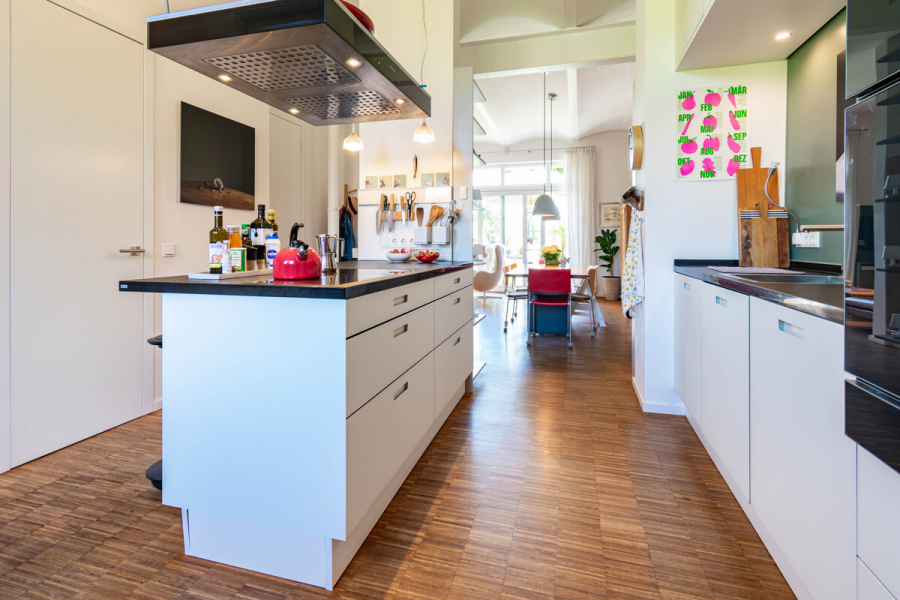 EG Küche - Exklusives Wohnen in historischem, denkmalgeschütztem Vierkanthof. Stilvolle Maisonettewohnung.