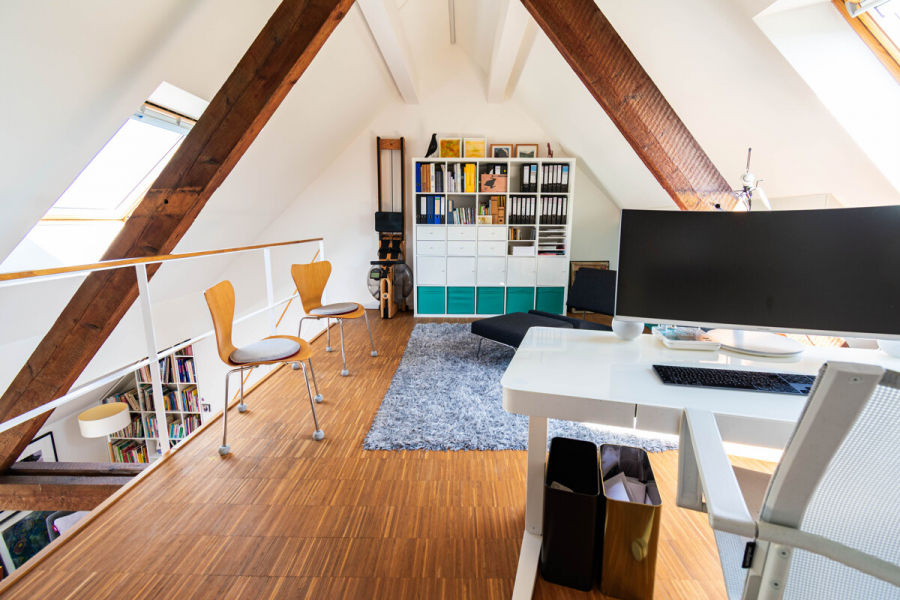 Galerie - Exklusives Wohnen in historischem, denkmalgeschütztem Vierkanthof. Stilvolle Maisonettewohnung.