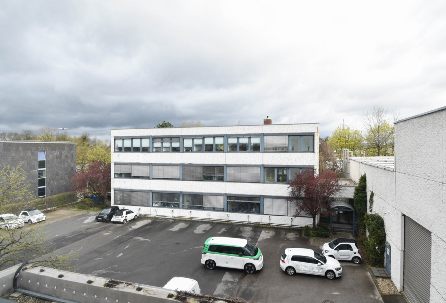 2. OG Ausblick Hof - Zwei komplette Büroetagen mit 1.032m² perfekt angebunden in Ratingen für Ihre erfolgreiche Zukunft.