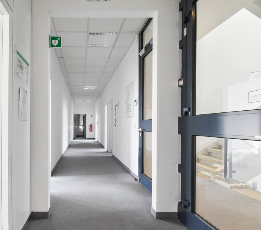 1. OG_Eingang innen - Zwei komplette Büroetagen mit 1.032m² perfekt angebunden in Ratingen für Ihre erfolgreiche Zukunft.