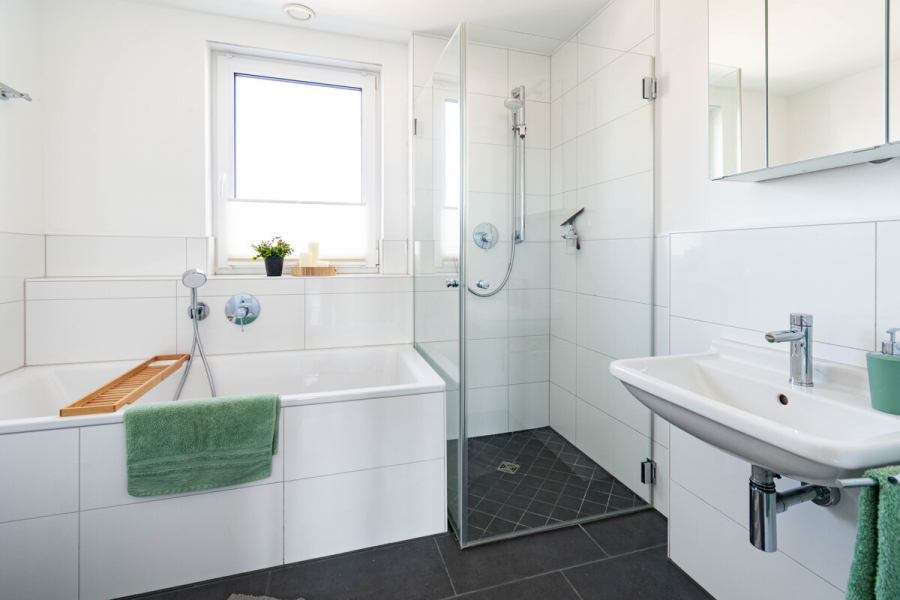 Bad - Penthouse mit Dachterrasse, Aufzug direkt in die Etage und hochwertiger Ausstattung