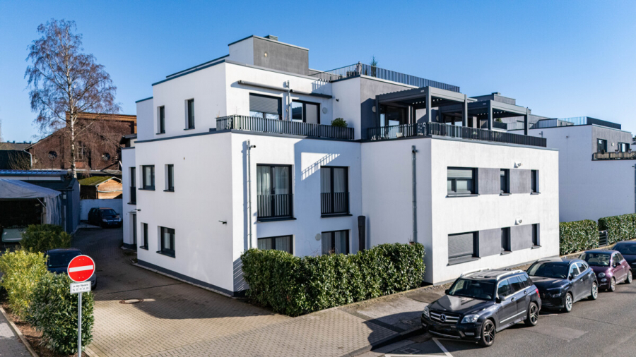 Hausansicht - Penthouse mit Dachterrasse, Aufzug direkt in die Etage und hochwertiger Ausstattung