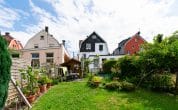 Stark renovierungsbedürftiges 2-Familienhaus / Werkstattanbau / Garage / Garten / 531m² Grundstück - rückwärtige Ansicht