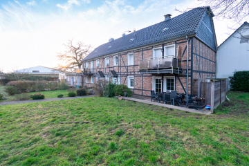 Aufderhöhe: Vielseitiges Immobilienensemble mit Potenzial., 42699 Solingen, Einfamilienhaus