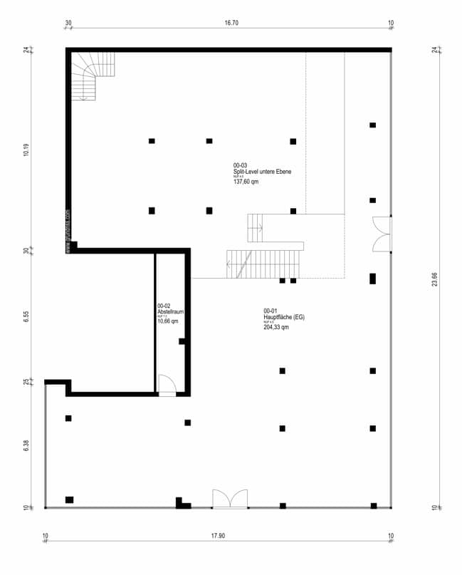 Erdgeschoss - Repräsentatives Büro mit großer Fensterfront, Split-Level und vielfältigen Nutzungsmöglichkeiten.