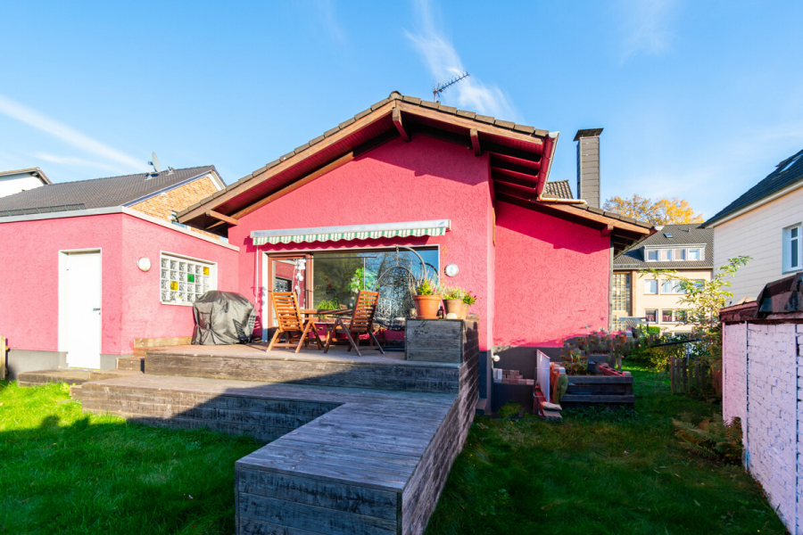 Rückwärtige Ansicht - Charakter, Charme und Raum für Ideen – Einfamilienhaus mit Fachwerk-Seele