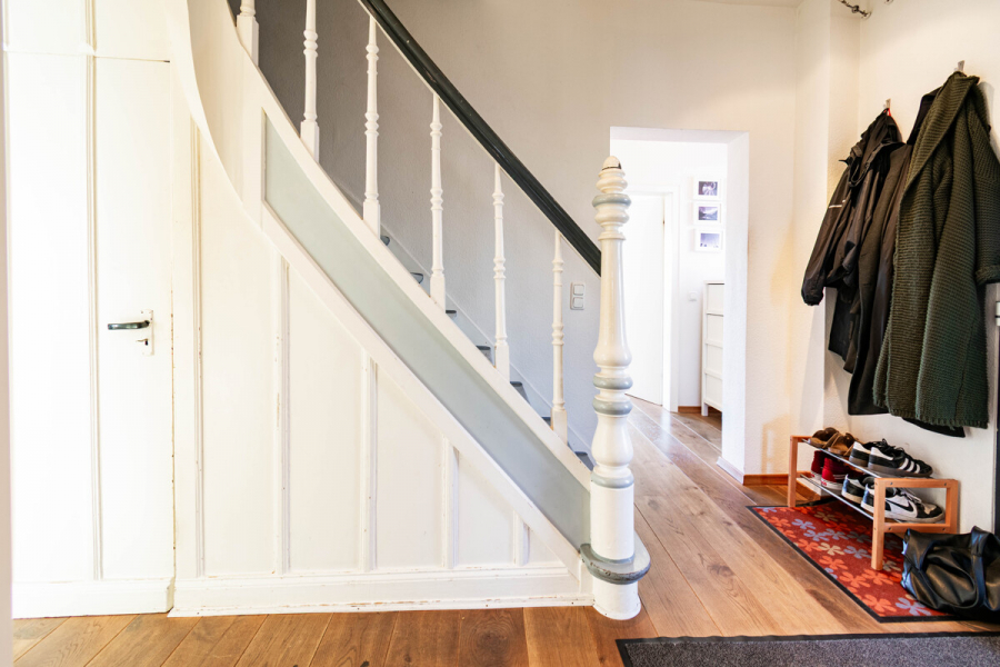 EG Aufgang - Charakter, Charme und Raum für Ideen – Einfamilienhaus mit Fachwerk-Seele