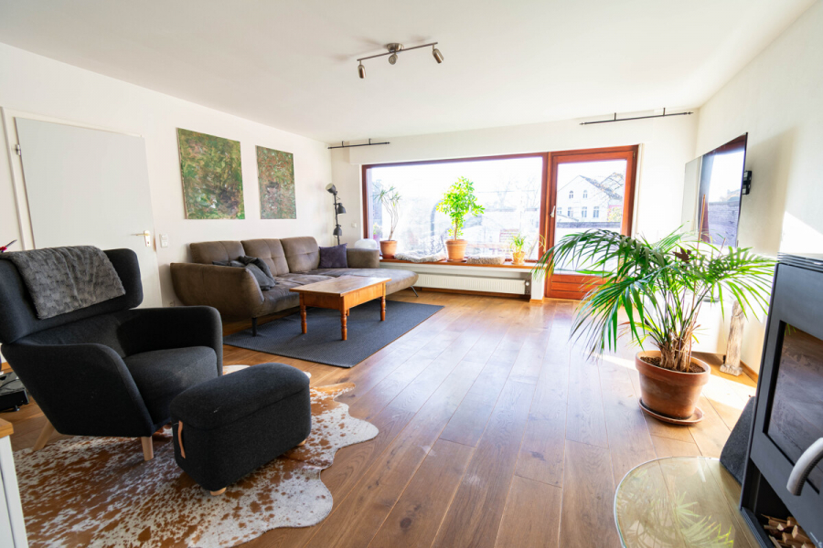 EG Wohnen - Charakter, Charme und Raum für Ideen – Einfamilienhaus mit Fachwerk-Seele