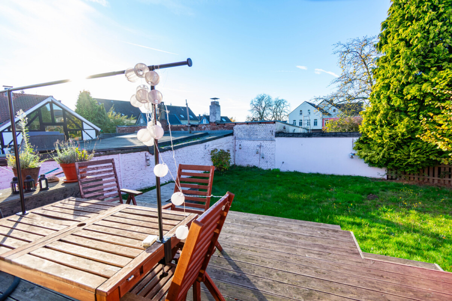 Blick Garten - Charakter, Charme und Raum für Ideen – Einfamilienhaus mit Fachwerk-Seele