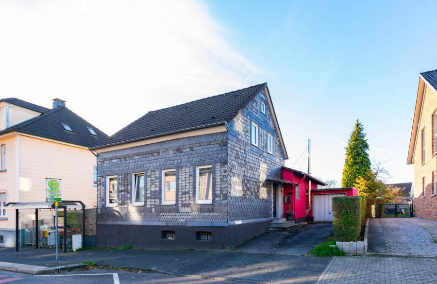 Frontansicht - Charakter, Charme und Raum für Ideen – Einfamilienhaus mit Fachwerk-Seele