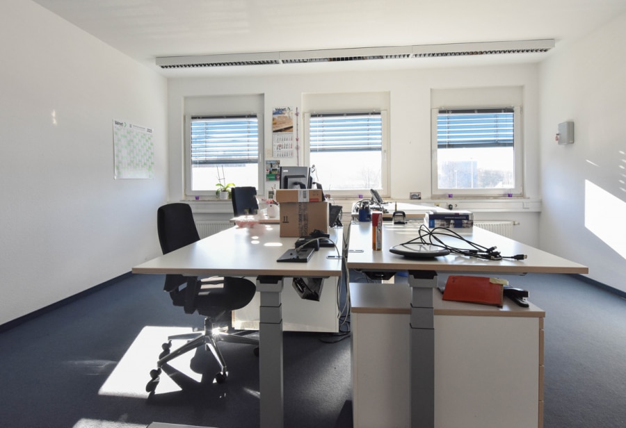 Bsp. Büro 2. OG 6 - Büroflächen im Erdgeschoss. 312m². Flexibel. Perfekte Anbindung in Leverkusen Manfort.