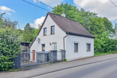 Renovierungsbedürftiges EFH mit Wintergarten und großem Grundstück voller Potenzial, 42659 Solingen, Einfamilienhaus