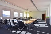 Großzügiger Bürokomplex mit Lagerflächen auf drei Etagen in Leverkusen Manfort. - Besprechung 1. OG
