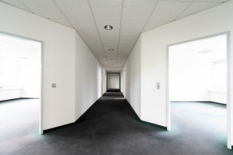 Blick auf den Gang - Ihr neues Büro mit 370m² im Düsseldorfer Süden! Perfekt gelegen, individuell gestaltbar, im 1.OG.