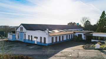 Vielseitige Produktions- und Gewerbeimmobilie mit Kranbahnen, Wartungsgrube und Bürotrakt., 42655 Solingen, Industriehalle