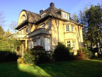 Herrschaftliches Anwesen mit baujahrstypischen Stilelementen., 42719 Solingen, Villa