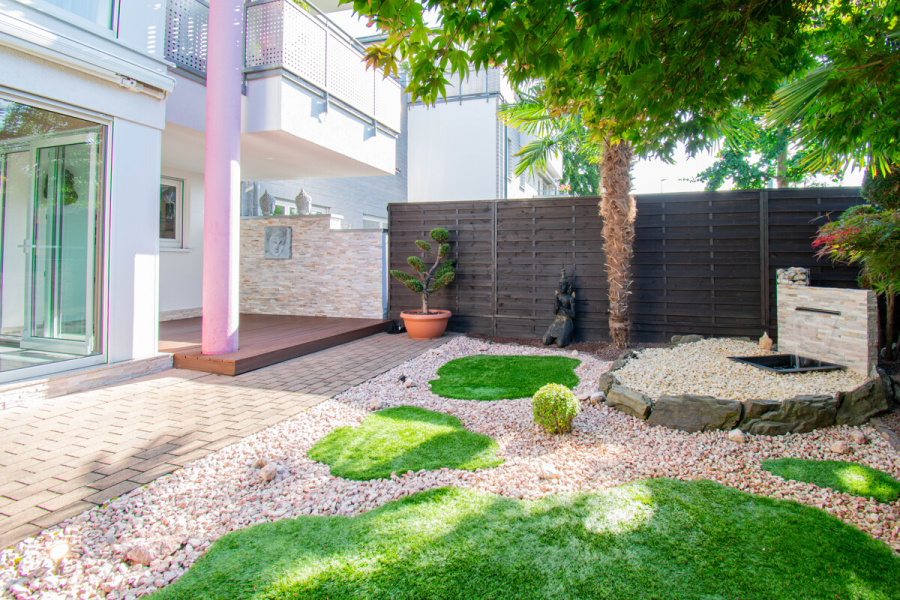 Garten - Hilden. Barrierearm. Exklusive Gartenwohnung mit hochwertiger Ausstattung und Tiefgaragenstellplatz.