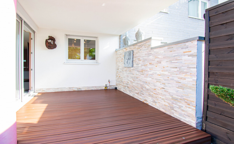 Terrasse - Hilden. Barrierearm. Exklusive Gartenwohnung mit hochwertiger Ausstattung und Tiefgaragenstellplatz.