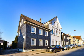 Über 7% Ist-Rendite. Mehrfamilienhaus mit Halle und Stellplätzen in Wald., 42719 Solingen, Mehrfamilienhaus