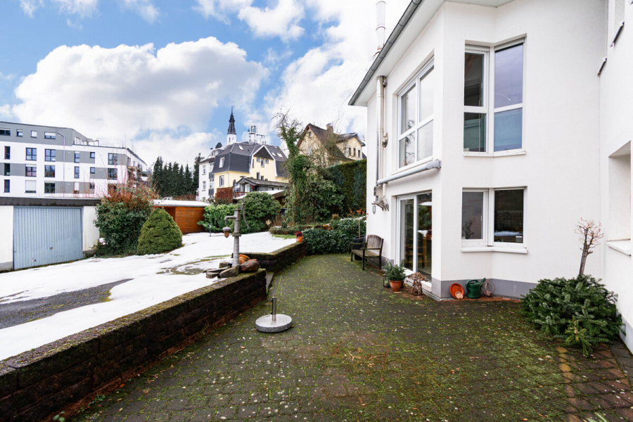 Souterrain Terrasse - Ungewöhnlich vielseitig: Großzügiges Einfamilienhaus mit Charme, Optionen und Perspektive