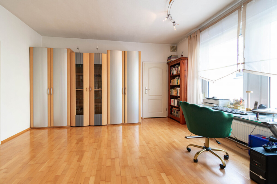 EG Zimmer 4 - Ungewöhnlich vielseitig: Großzügiges Einfamilienhaus mit Charme, Optionen und Perspektive